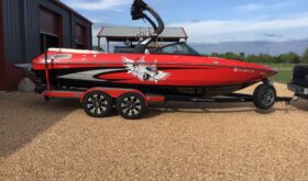 Power Boats Centurion 2013 Ski and Wakeboard Boat