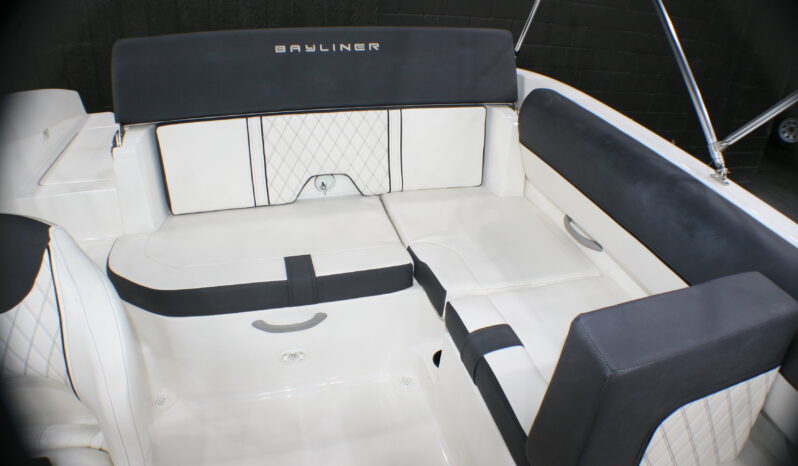 2021 Bayliner Deck Boat full