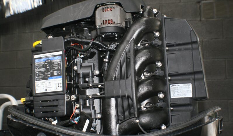Power Boats Sun Tracker 2015 Pontoon full